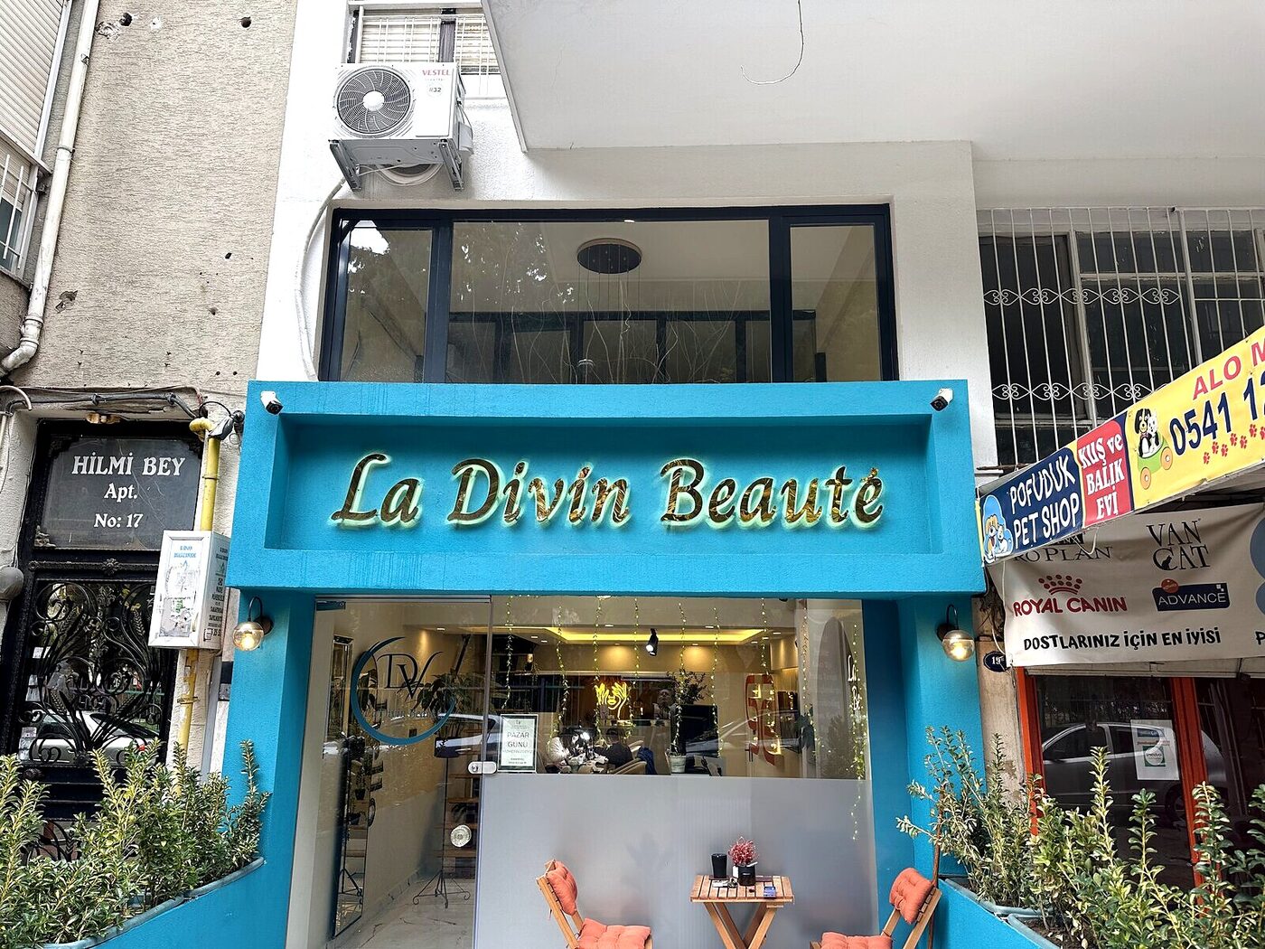 La Divin Beauté vitrin tabela - GCM Nova